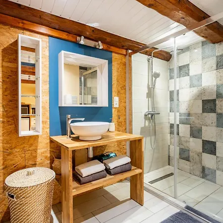 Nid Douillet Proche Montagnes Apartment *